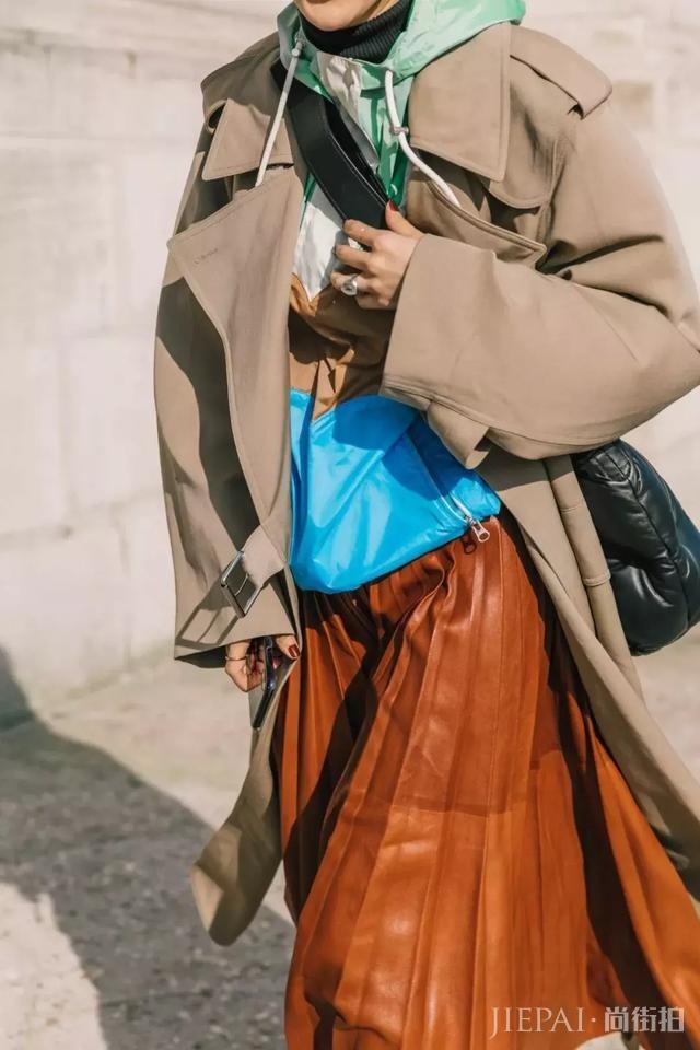 还在发愁今年冬天穿什么？卫衣这个单品简直太时髦