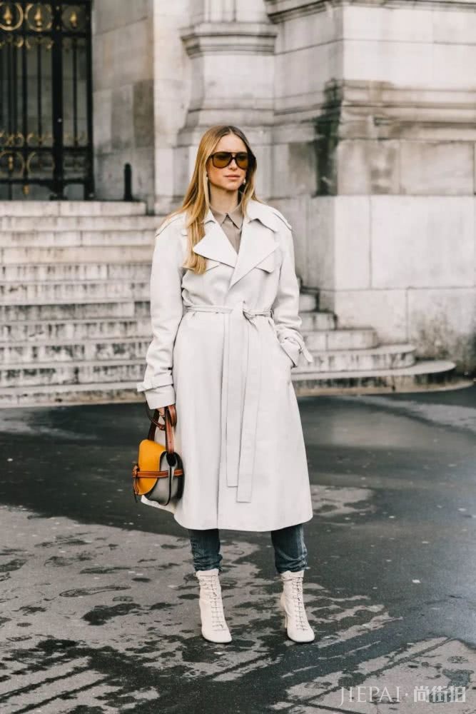 大衣+短靴=入冬最时髦方式！一起来看看本期欧美潮人街拍吧