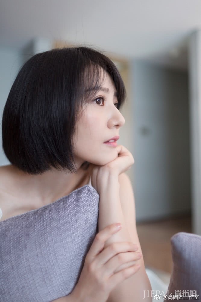 高圆圆剪掉10年长发，被她波波头惊艳了