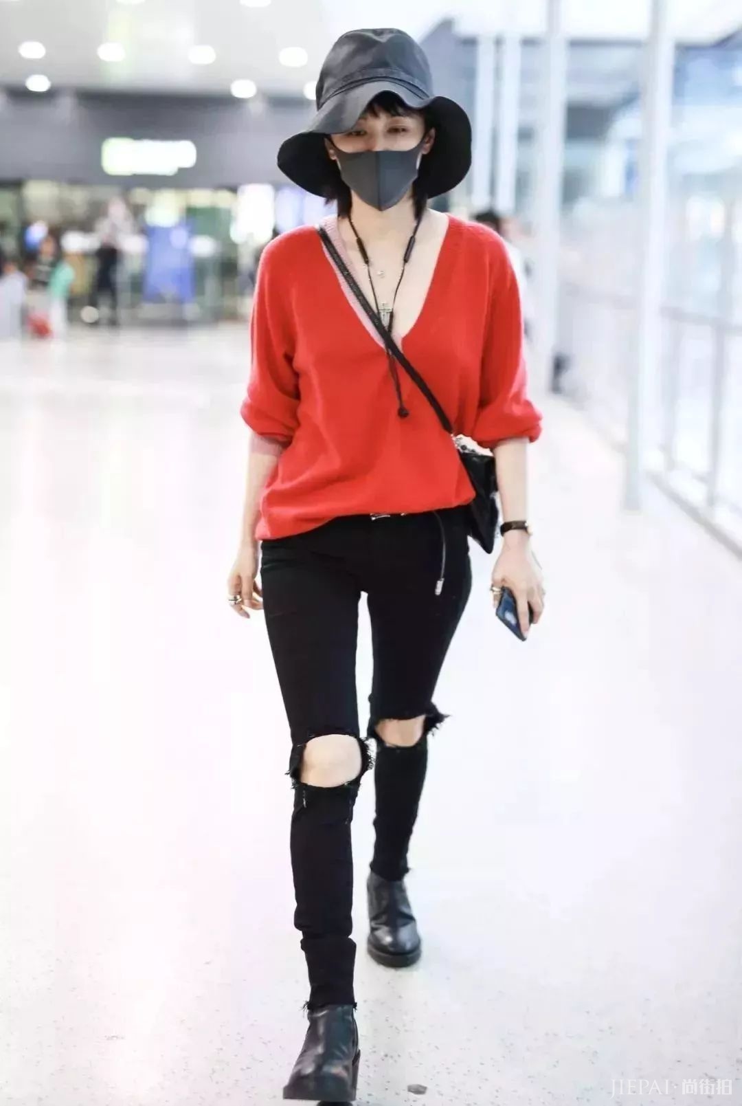 瘦脸神器——V 领毛衣,女明星们都超爱它!