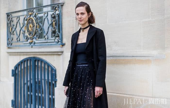 西装+纱裙,更适合大龄女性的精致优雅穿搭,知性又高级!