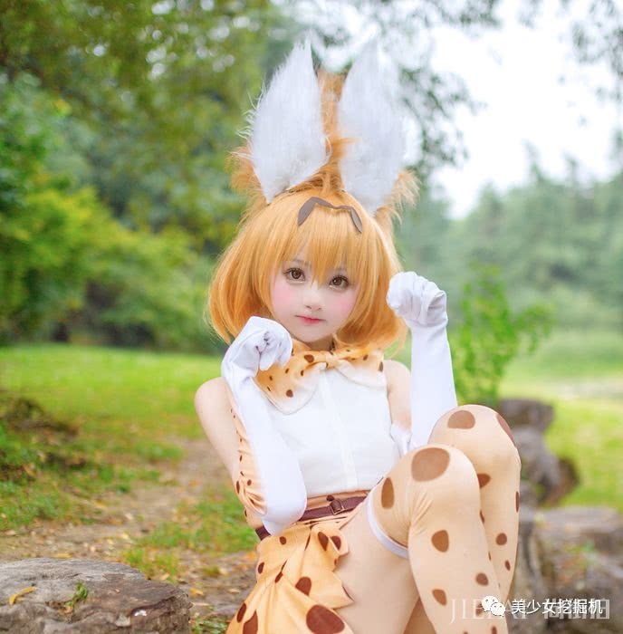 B站爆火的第一舞姬关掉美颜后竟似200斤肥宅