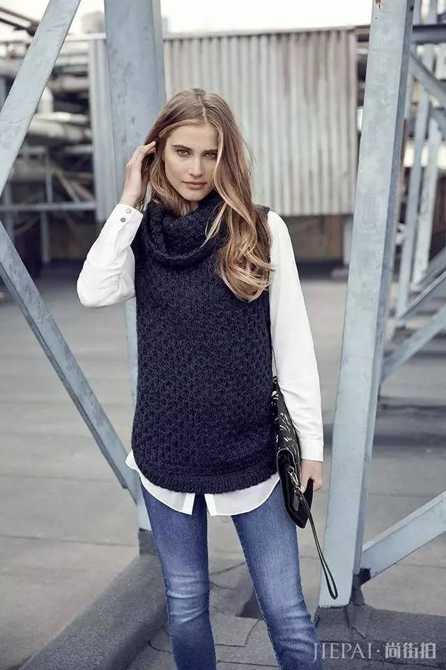 今年流行这样穿毛衣，不懂你就out了！