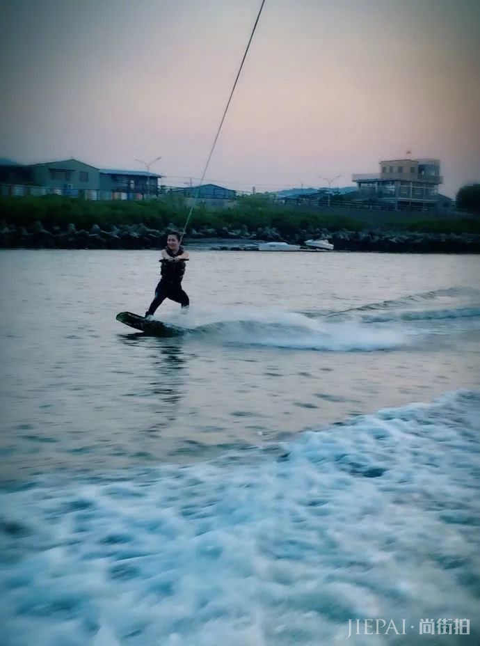 拒绝塑料姐妹情！SELINA与亲妹妹任容萱的感情真的有这么好