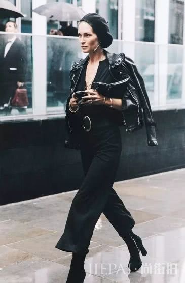 小姐姐，你穿皮衣的样子好好看