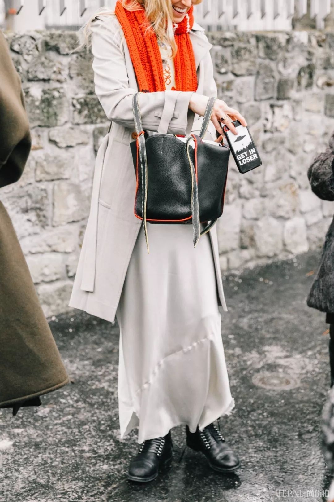 天冷这样系围巾，能让你的大衣时尚感飙升！！