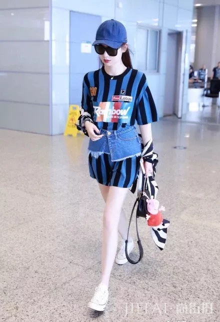 你对时尚可能还没有戚薇女儿懂得多!?