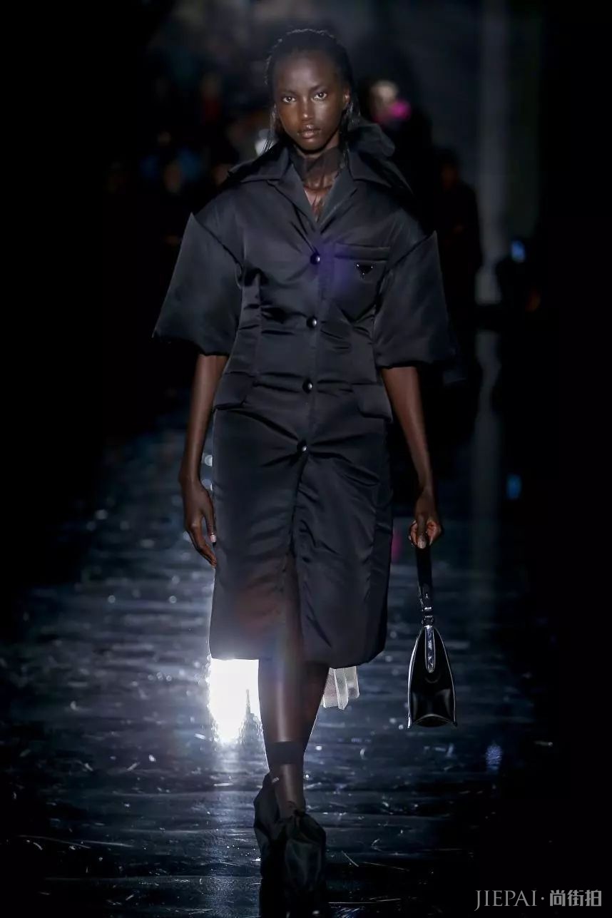 羽绒服怎么变得时尚了？