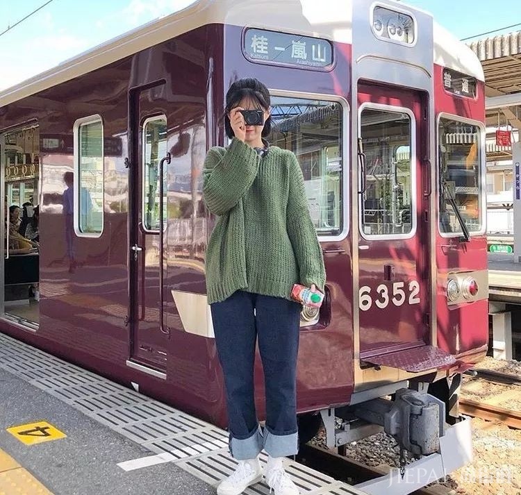 毛衣，今冬流行这么塞！