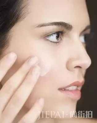 新手如何画出通透的底妆 6步就让你搞定