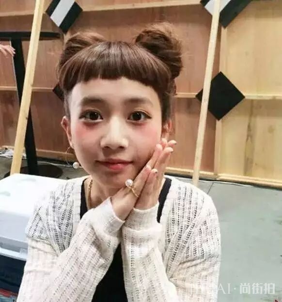 发型和妆容这样搭配，让你美成小仙女！