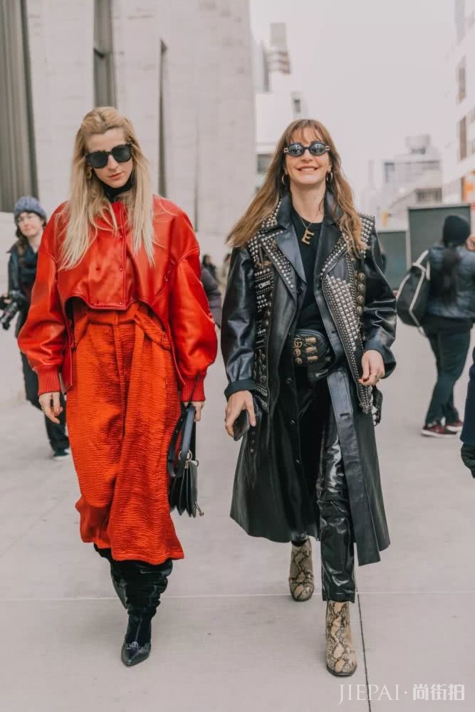 大衣+短靴=入冬最时髦方式！一起来看看本期欧美潮人街拍吧