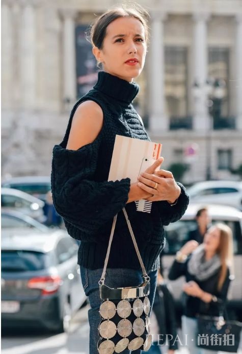 超火的“高领毛衣”,有了它的加持,连围巾都省了!