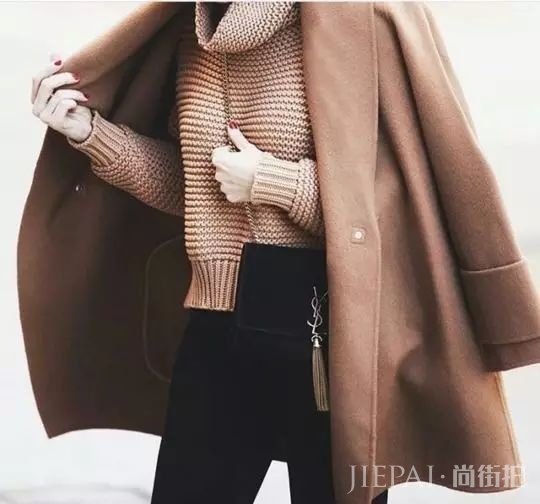 针织衫占据了秋天穿搭的大半江山，保暖又美丽，怎么能拒绝？