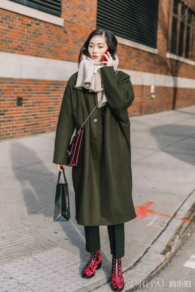 大衣+短靴=入冬最时髦方式！一起来看看本期欧美潮人街拍吧