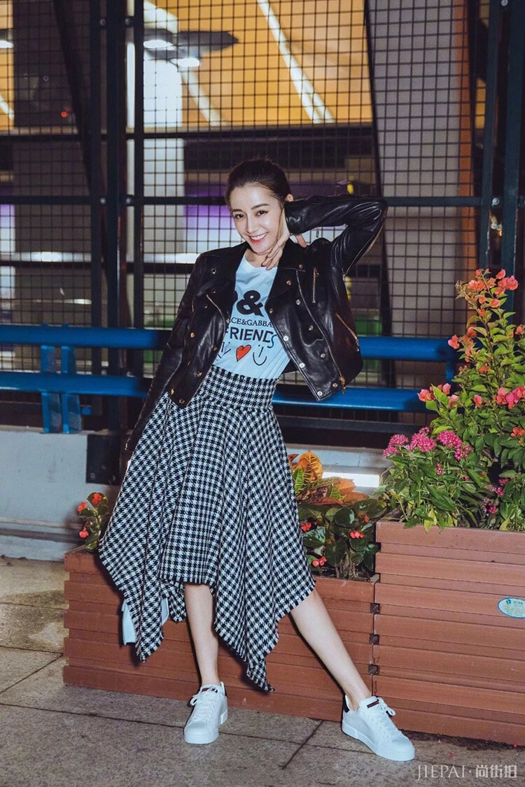 你爱的样子，皮衣都有