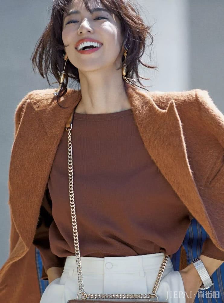 秋天和星巴克最配哦!完美星巴克风格穿衣技巧图鉴