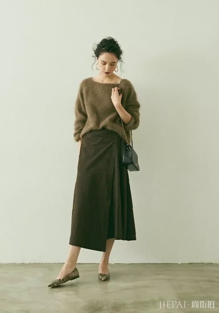 想在秋冬穿得又美又有风情，这五个单品选一就行