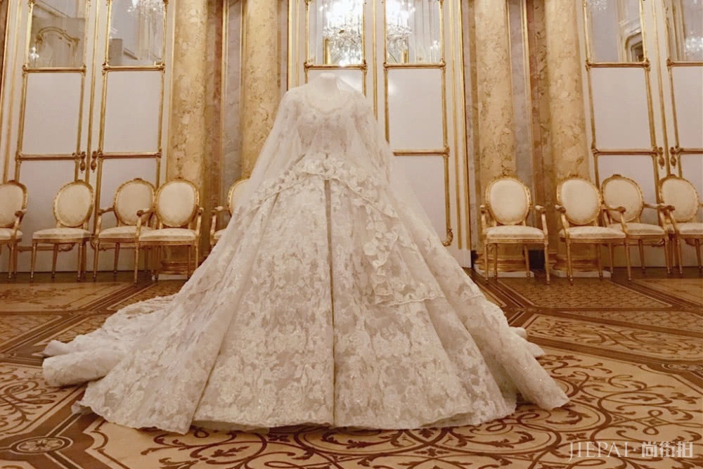 唐嫣高定婚纱太甜美?和刘诗诗杨幂AB婚纱大比拼,谁的更美?