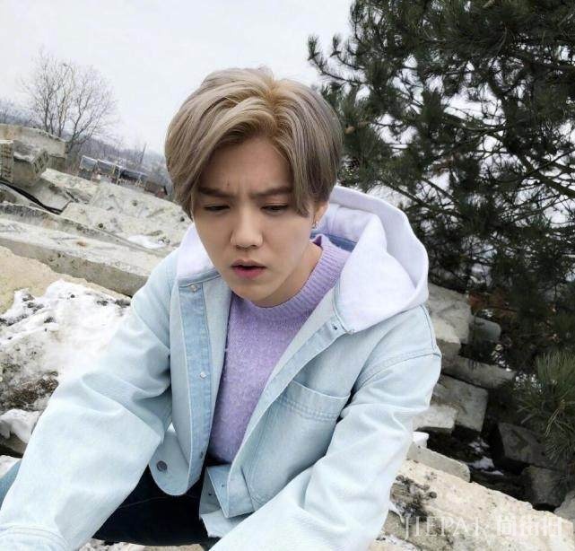“起球”的衣服别乱丢,今年可是流行款,鹿晗杜鹃王鸥都在穿