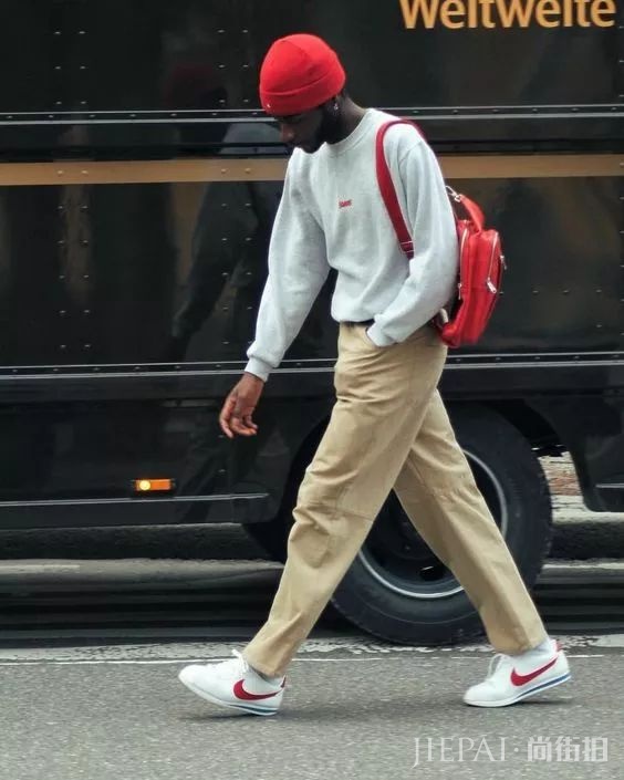 男生秋冬休闲装这样搭 让你做个清新气质的型男