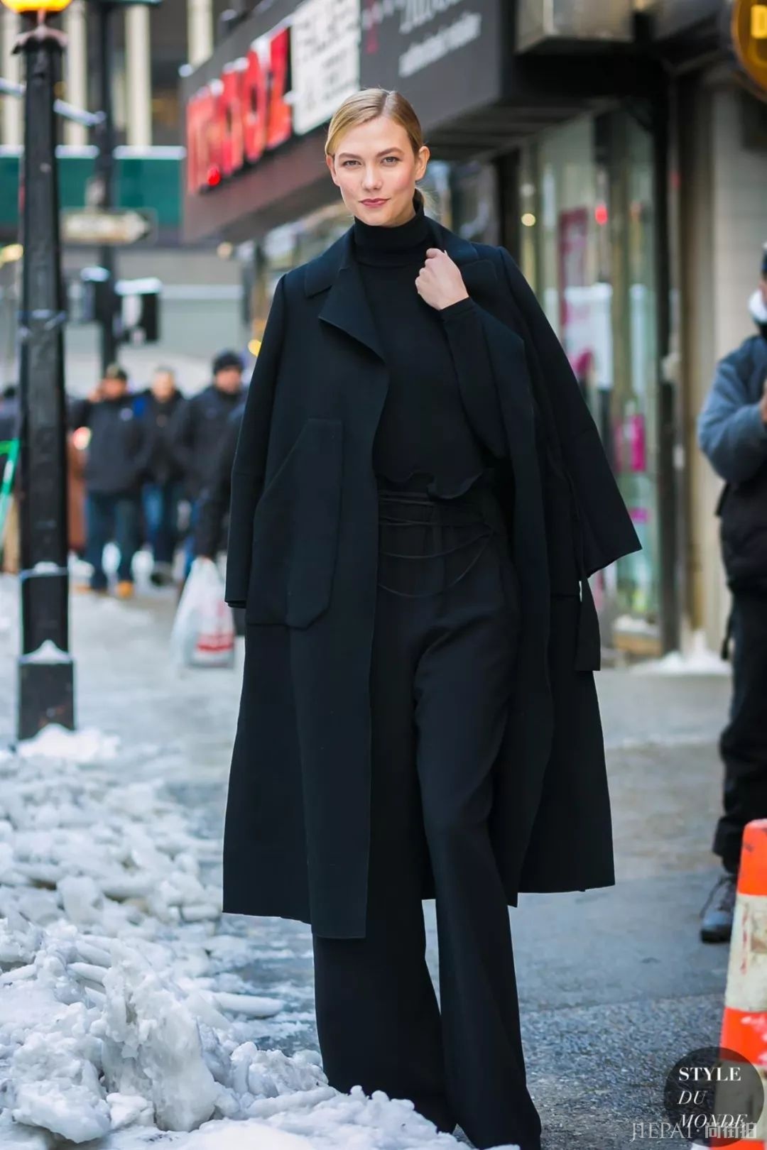 现在流行这么穿大衣+阔腿裤!保暖又显瘦!