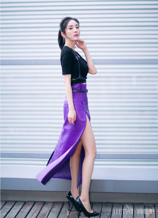 杨幂这条“贝壳裙”才时髦,显高全靠它!