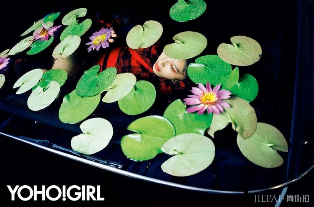 辛芷蕾的手机壳上,大写着“老子会火”。