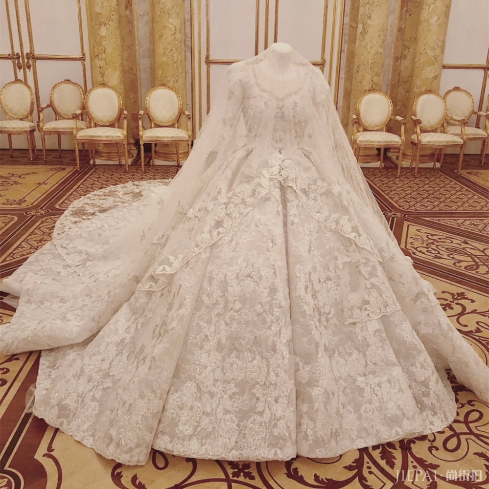 唐嫣高定婚纱太甜美?和刘诗诗杨幂AB婚纱大比拼,谁的更美?