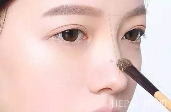 8个化妆小技巧 让你路人脸变女神
