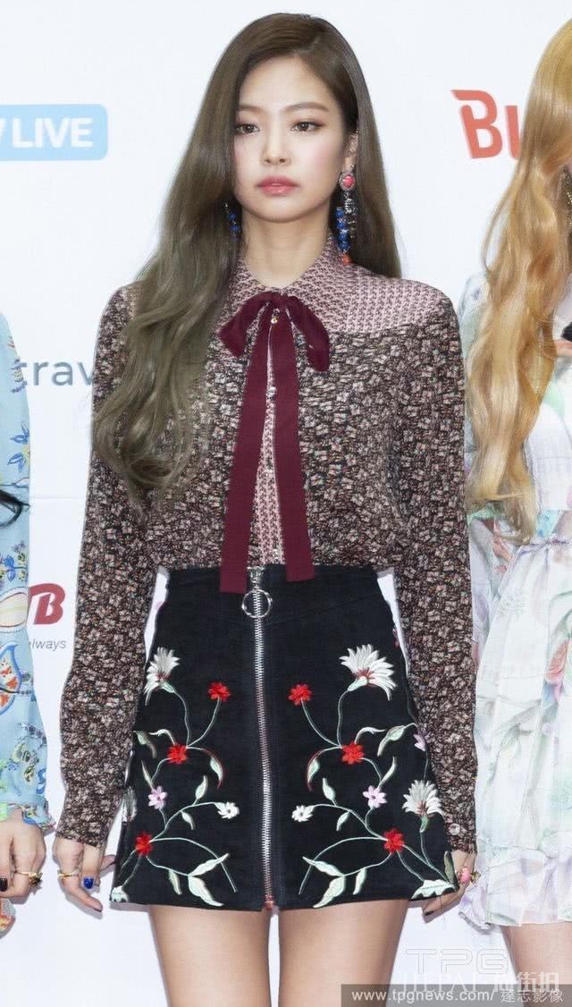 人间香奈儿Jennie的奶茶唇太温柔了，2019热门色号公开