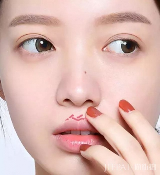 8个化妆小技巧 让你路人脸变女神