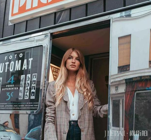 今年秋天这样穿:参考2位法国博主的日常穿搭,打造地道巴黎格调