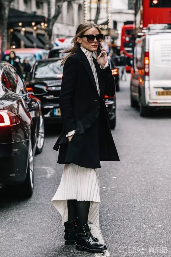 大衣+短靴=入冬最时髦方式！一起来看看本期欧美潮人街拍吧