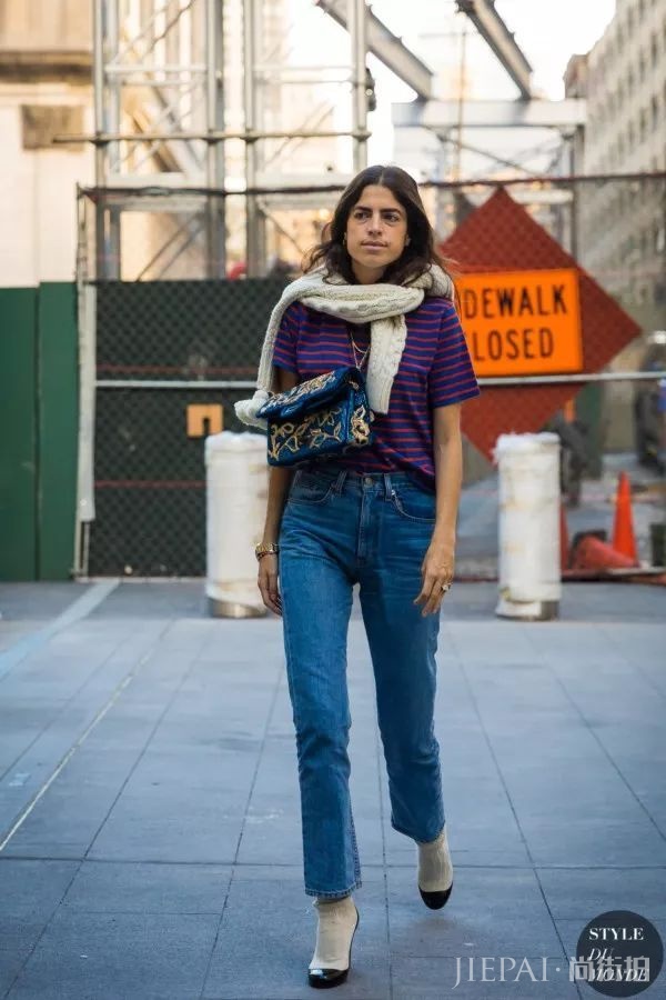 今年流行毛衣“披着穿”，时髦感爆棚！