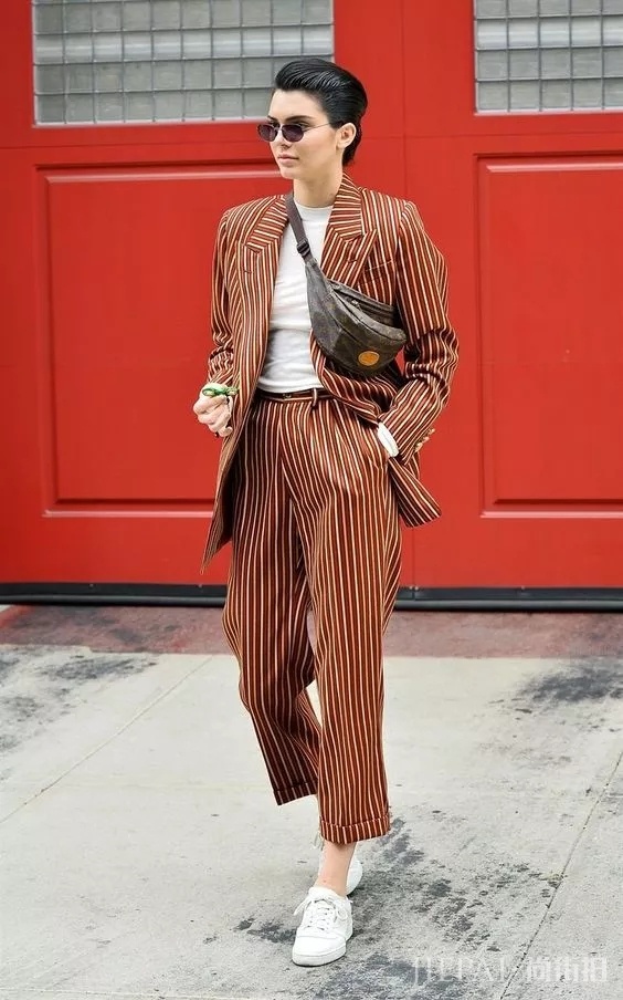 今年冬天的时髦靠它运动装也可以帅气优雅！