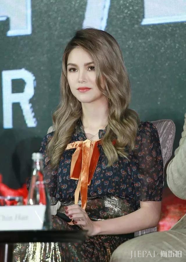 昆凌现实版洋娃娃出镜,网友:花了多少钱保养啊?