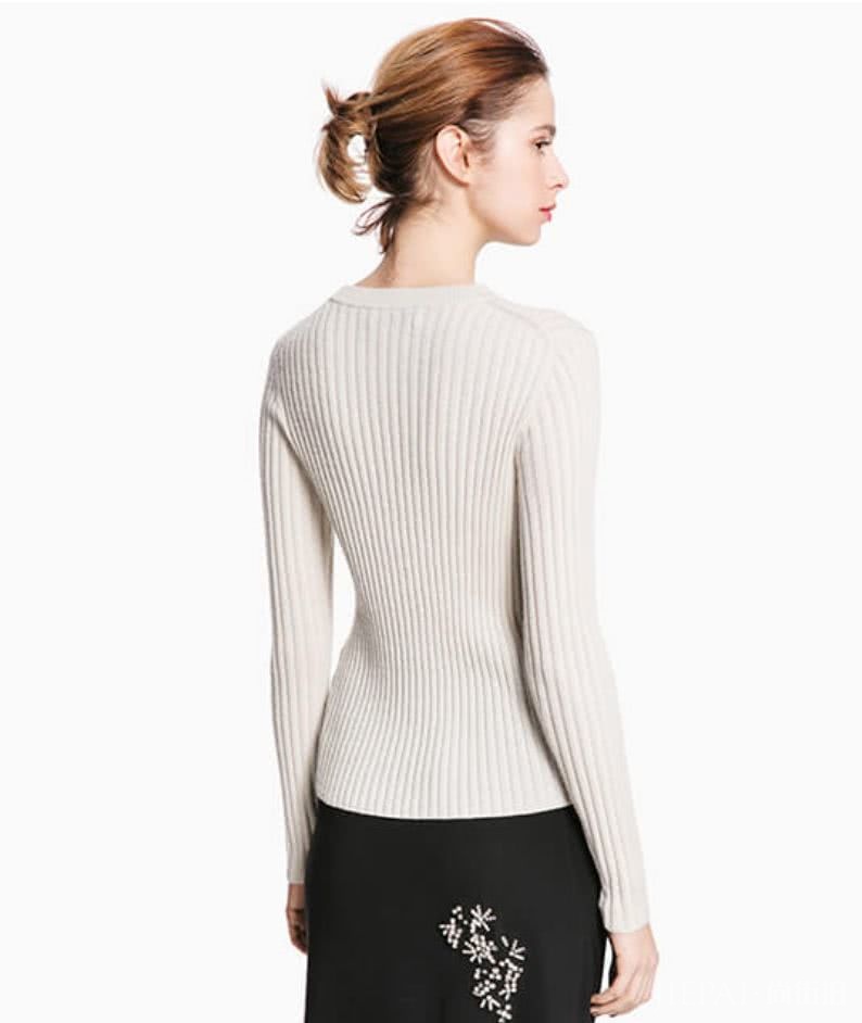 羊绒衫穿起来到底有多舒服,难道你不想拥有一件吗?