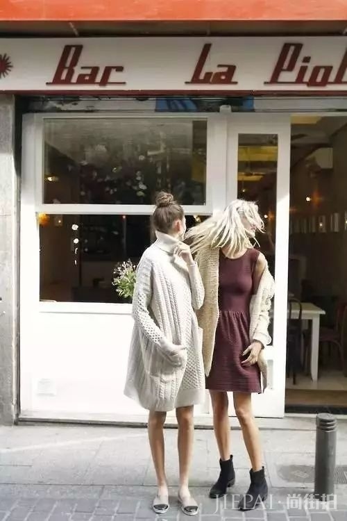 毛衣搭配长裙,打造秋冬优雅时尚!