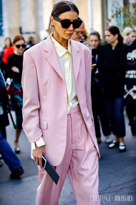 如何穿的更有质感和格调？看时尚博主演绎穿搭技巧