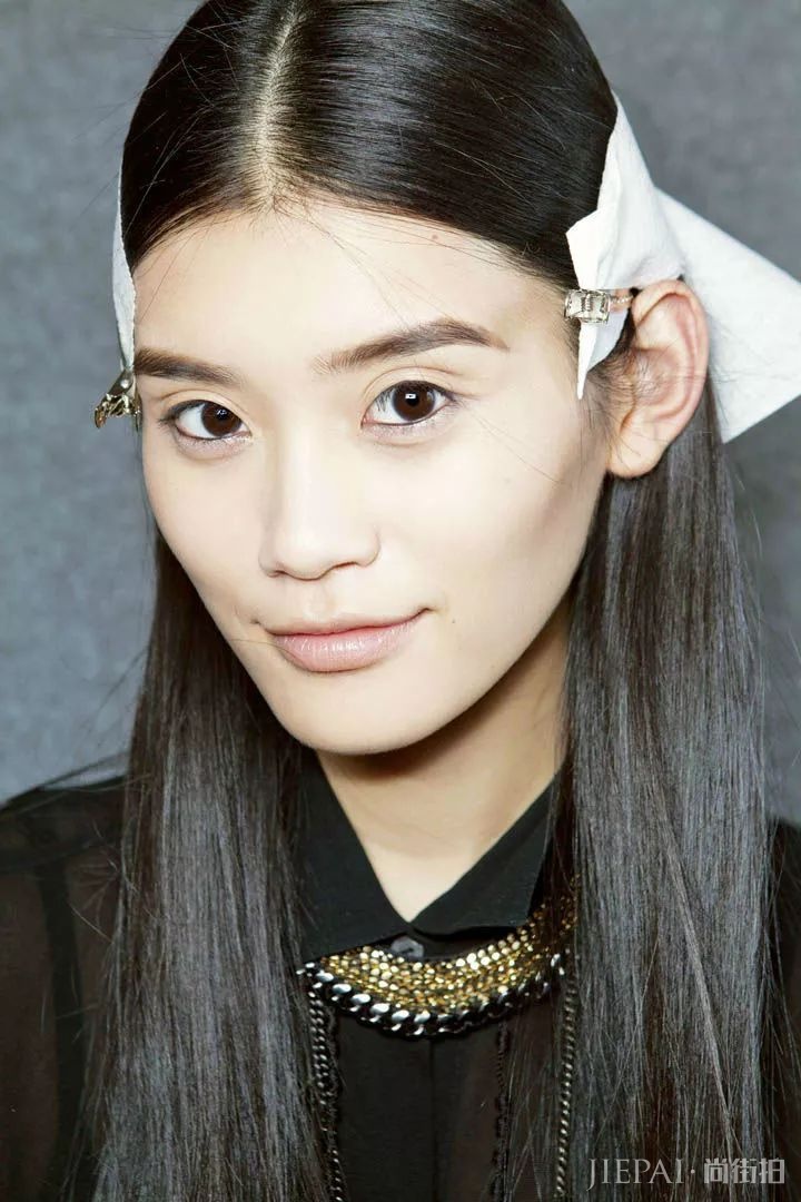 发型和妆容这样搭配，让你美成小仙女！