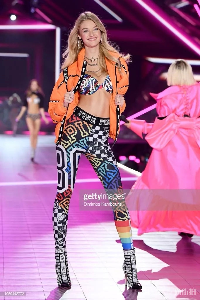 2018维密秀60套绝美Look盘点！各国超模争奇斗艳美到霸屏！