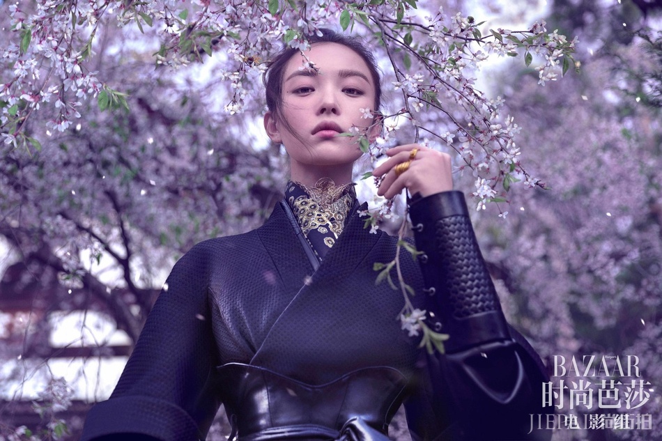 倪妮时尚大片曝光 化身女侠快意江湖