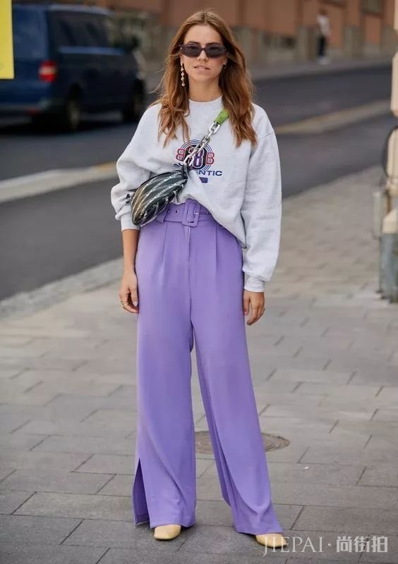 穿卫衣+短靴=真的时髦炸了！