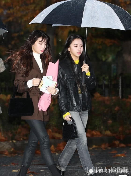 Twice女团上班私服，少女感爆棚