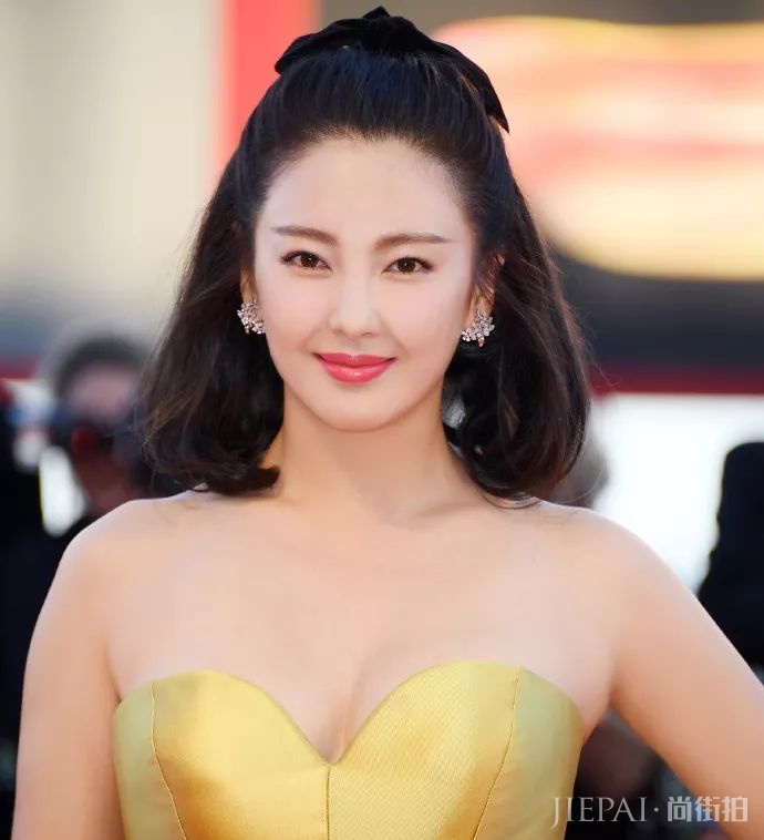 张雨绮除了敢爱敢恨,我还是个被演戏耽误了的穿搭博主!