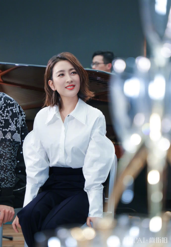 马苏的新发型太好看了,换了新发型气质完全不一样