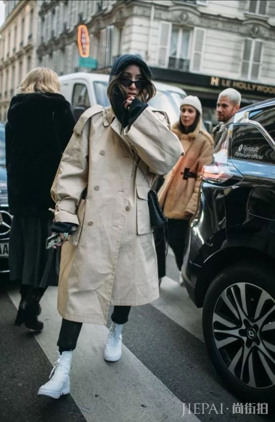 穿卫衣+短靴=真的时髦炸了！