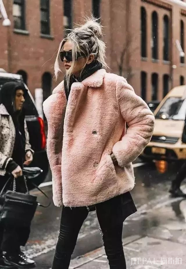 一件短外套+下装，最显“高瘦美”的时髦穿搭！