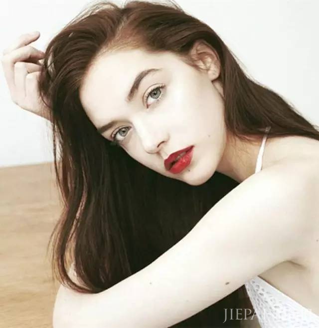 发型和妆容这样搭配，让你美成小仙女！